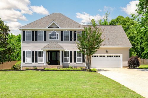 8911 Grey Mountain Dr, Ooltewah, TN, 37363-6829 | Card Image