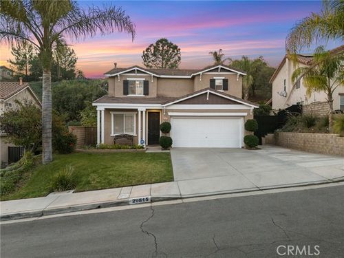  Cambridge Avenue, Castaic, CA, 91384 | Card Image