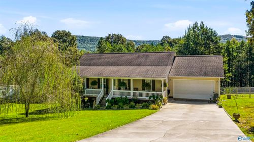 6605 Harvest Dr Nw, Fort Payne, AL, 35967-8377 | Card Image