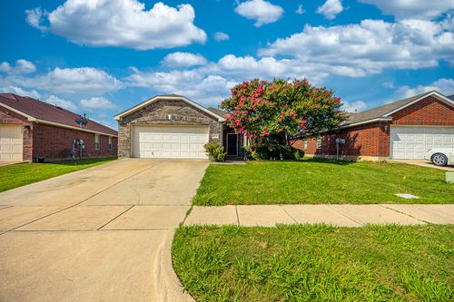 8132 Tierra Del Sol Rd, Arlington, TX, 76002-5702 | Card Image