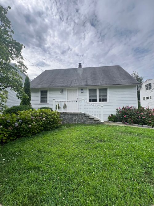 23 Cherry St, Darien, CT, 06820-5320 | Card Image