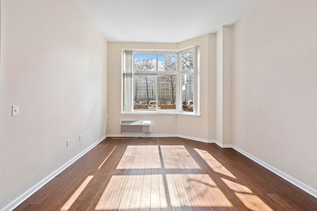 APT-110 - 20 2 Nd St, Condo with 1 bedrooms, 1 bathrooms and null parking in Jersey City NJ | Image 4