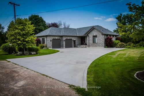 72235 Lakeshore Drive, R.R. #1 Drive, Bluewater, ON, N0M2T0 | Card Image