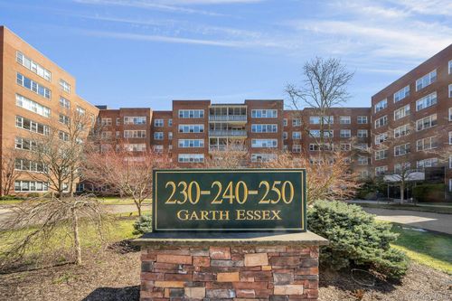 2g2-240 Garth Rd, Scarsdale, NY, 10583-3905 | Card Image