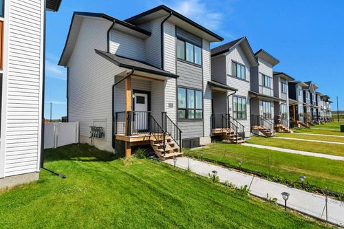 25 Inglis Cres, Sylvan Lake, AB, T4S0V3 | Card Image