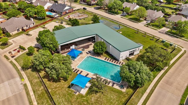 Clubhouse and community pool | Image 36