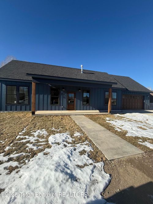 478 S Jackson Ave, Pinedale, WY, 82941-5245 | Card Image