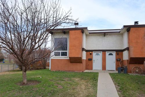 241 Pinemont Road Ne, Home with 2 bedrooms, 1 bathrooms and 1 parking in Calgary AB | Card Image