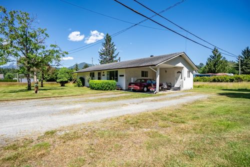 25792 Dewdney Trunk Rd, Maple Ridge, BC, V4R1Y4 | Card Image