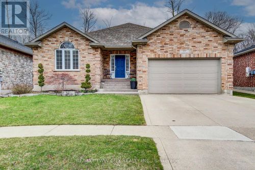 77 Laschinger Blvd, New Hamburg, ON, N3A2G7 | Card Image