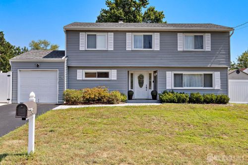 13 Beverly Rd, Old Bridge, NJ, 08857-1613 | Card Image