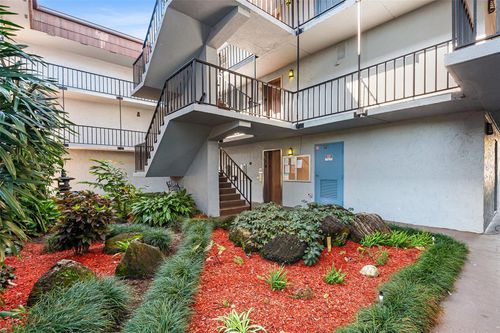 apt-211a-333 Lake Howard Dr Nw, WINTER HAVEN, FL, 33880-2306 | Card Image