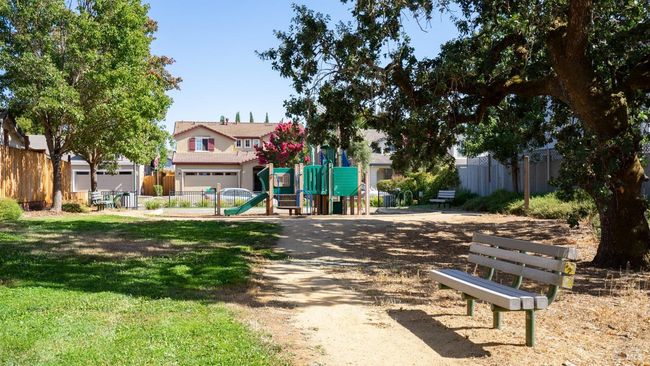 7654 12 Th Hole Dr, House other with 3 bedrooms, 3 bathrooms and 4 parking in Windsor CA | Image 24