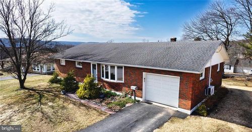 106 N 12th St, LEHIGHTON, PA, 18235-1115 | Card Image