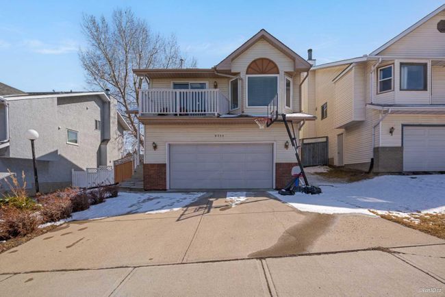 9711 Sanderling Way Nw, Home with 5 bedrooms, 3 bathrooms and 4 parking in Calgary AB | Image 1