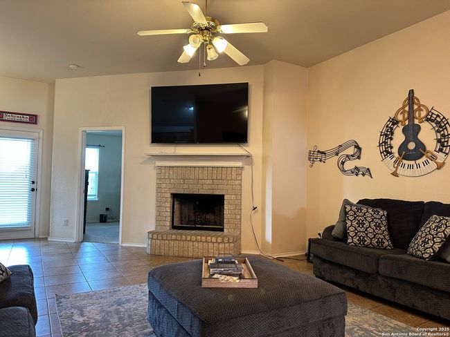 109 Willow Run, House other with 3 bedrooms, 2 bathrooms and null parking in Cibolo TX | Image 5