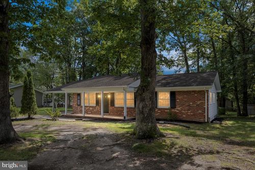 809 Sherwood Ln, FREDERICKSBURG, VA, 22407-6915 | Card Image