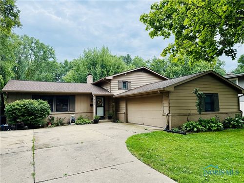 6130 Holly Valley Dr, Toledo, OH, 43612-4511 | Card Image