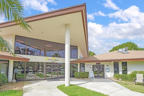 309a-1601 Sw 128th Ter, Pembroke Pines, FL, 33027-2152 | Card Image