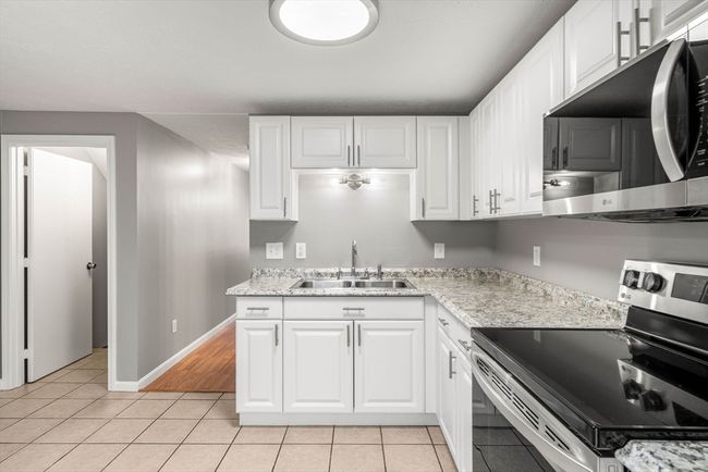 6 - 6 Grand Ave, Condo with 2 bedrooms, 2 bathrooms and 1 parking in Haverhill MA | Image 12
