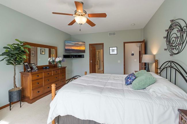15304 Jeffers Pass Nw, Townhouse with 3 bedrooms, 3 bathrooms and null parking in Prior Lake MN | Image 12