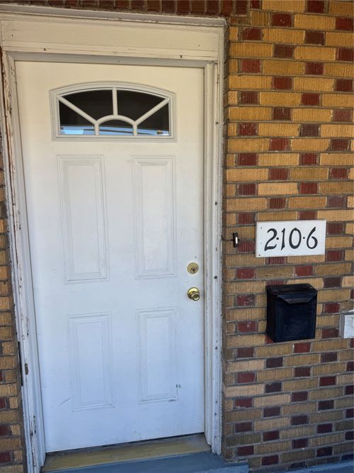 2106 Poplar St, Erie, PA, 16502-2549 | Card Image