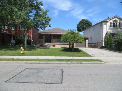 374 Hounslow Ave, House other with 3 bedrooms, 2 bathrooms and 5 parking in North York ON | Image 2