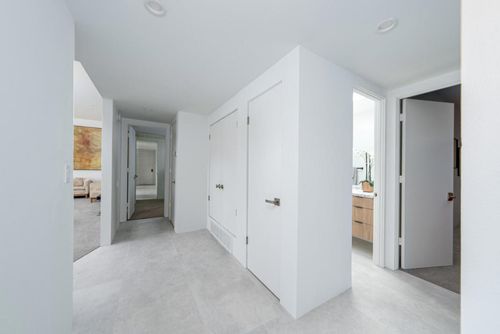 483 Desert Lakes Dr, Palm Springs, CA, 92264-5511 | Card Image