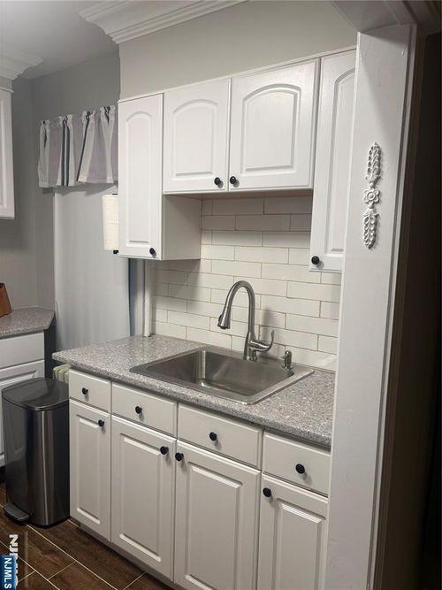 24 Maiden Ln, Little Ferry, NJ, 07643-2136 | Card Image