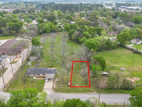 535 Peach St, Tomball, TX, 77375-4739 | Card Image