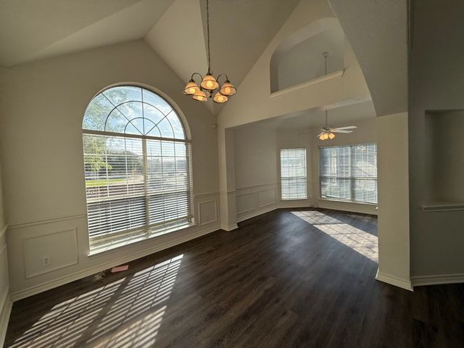 1093 Keeson Trl, House other with 4 bedrooms, 3 bathrooms and null parking in Lewisville TX | Image 5