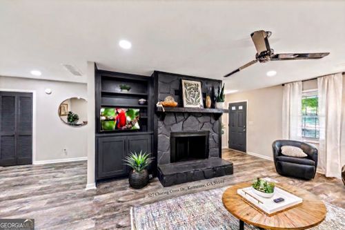 527 Charing Cross Dr, Marietta, GA, 30066-2556 | Card Image
