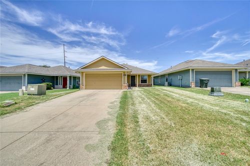 1124 Cottage Grove Cir, Bryan, TX, 77801-1538 | Card Image