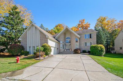 28909 Hidden Trail, Home with 3 bedrooms, 3 bathrooms and null parking in Farmington Hills MI | Image 2