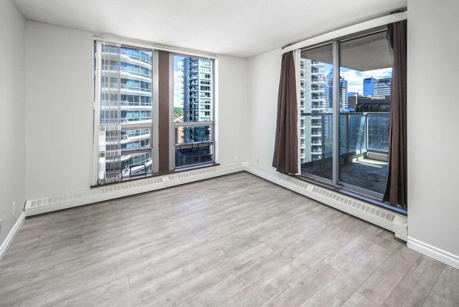 1305 - 650 10 St Sw, Condo with 2 bedrooms, 2 bathrooms and 1 parking in Calgary AB | Image 22