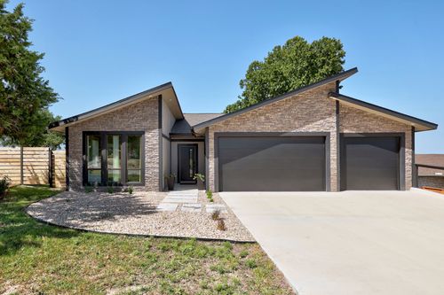2800 Douglas Cv, Lago Vista, TX, 78645-7008 | Card Image