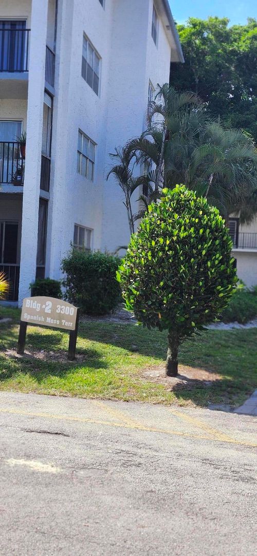 402-3300 Spanish Moss Ter, Lauderhill, FL, 33319-5047 | Card Image