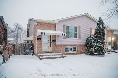 8332 Mundare Cres, Niagara Falls, ON, L2G7M5 | Card Image
