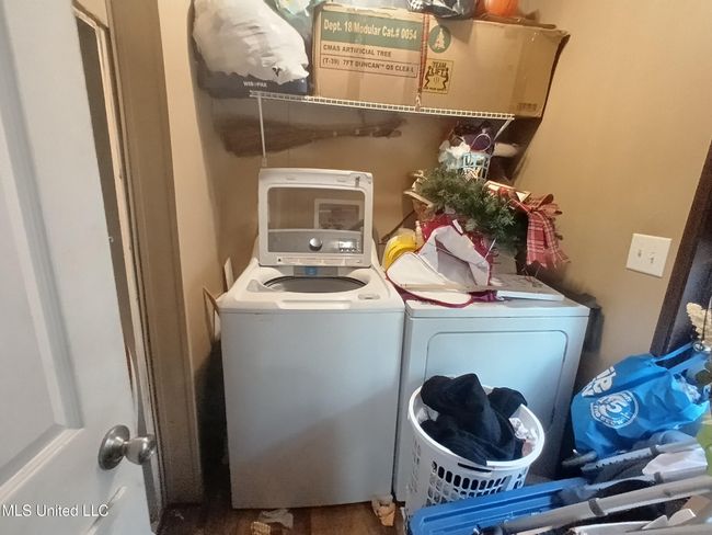 Laundry Room | Image 17