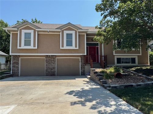 1613 Ne 83rd Ter, Kansas City, MO, 64118-8222 | Card Image