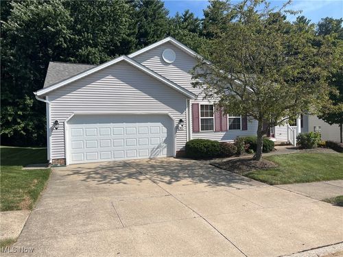 302 Bridgewater Ln, Chardon, OH, 44024-4007 | Card Image