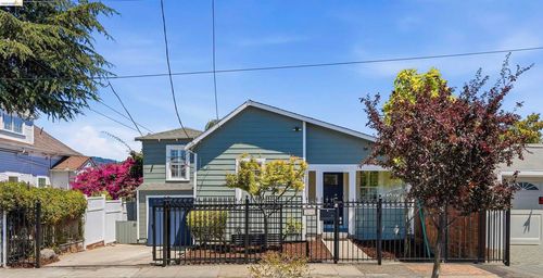 3214 Stuart St, Oakland, CA, 94602-1076 | Card Image