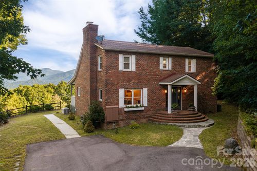 126 Wildflower Cove Dr, Swannanoa, NC, 28778-3727 | Card Image