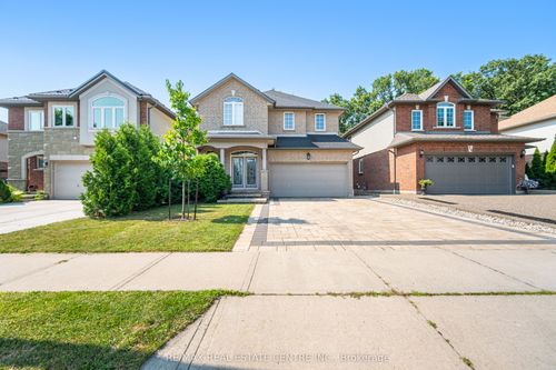 35 Pantano Dr, Hamilton, ON, L9B2Y4 | Card Image