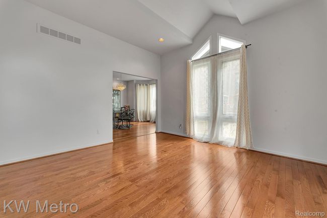Living Room | Image 5