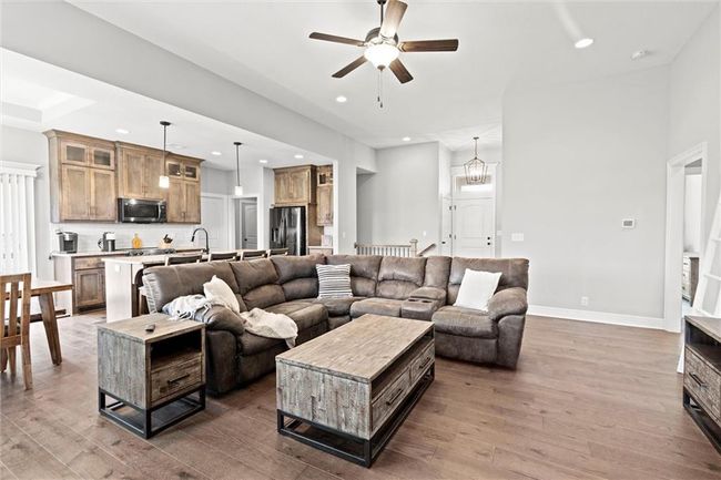 1002 Fox Trot Dr, House other with 4 bedrooms, 3 bathrooms and null parking in Odessa MO | Image 7