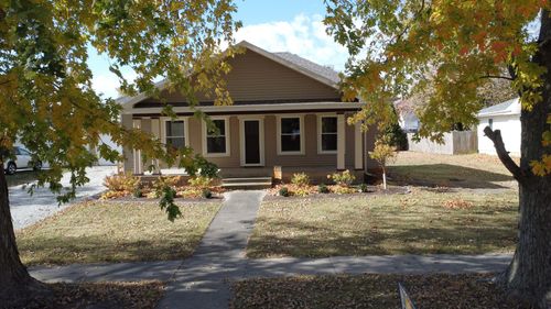 618 S Thomas St, Gilman, IL, 60938-1632 | Card Image