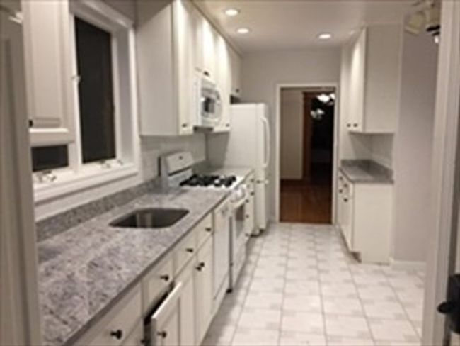 2 - 114 Lake St, Condo with 3 bedrooms, 1 bathrooms and 2 parking in Arlington MA | Image 12