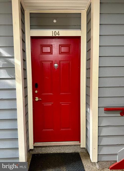 6104-2700 Summerview Way, ANNAPOLIS, MD, 21401-7744 | Card Image