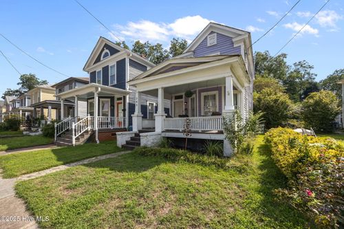 743 W 2nd St, Washington, NC, 27889-4701 | Card Image